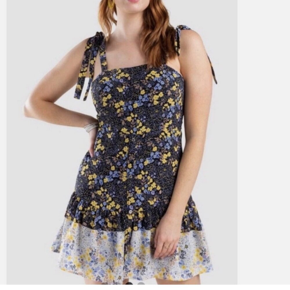 Francesca's Collection Jun & Ivy Summer Floral Dress Size Medium NWT‎